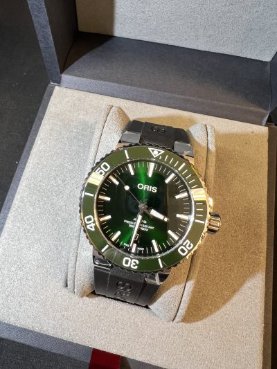 Oris Aquis Date 43,5mm – Green Dial – 2023 (Som ny) - Bilde 9