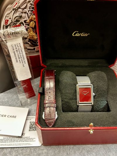 Cartier Tank Must – Burgundy Dial - Bilde 2