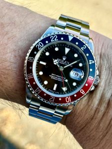Solgt - Rolex GMT-Master II “Coke” – 1993-modell | Strøkent eksemplar