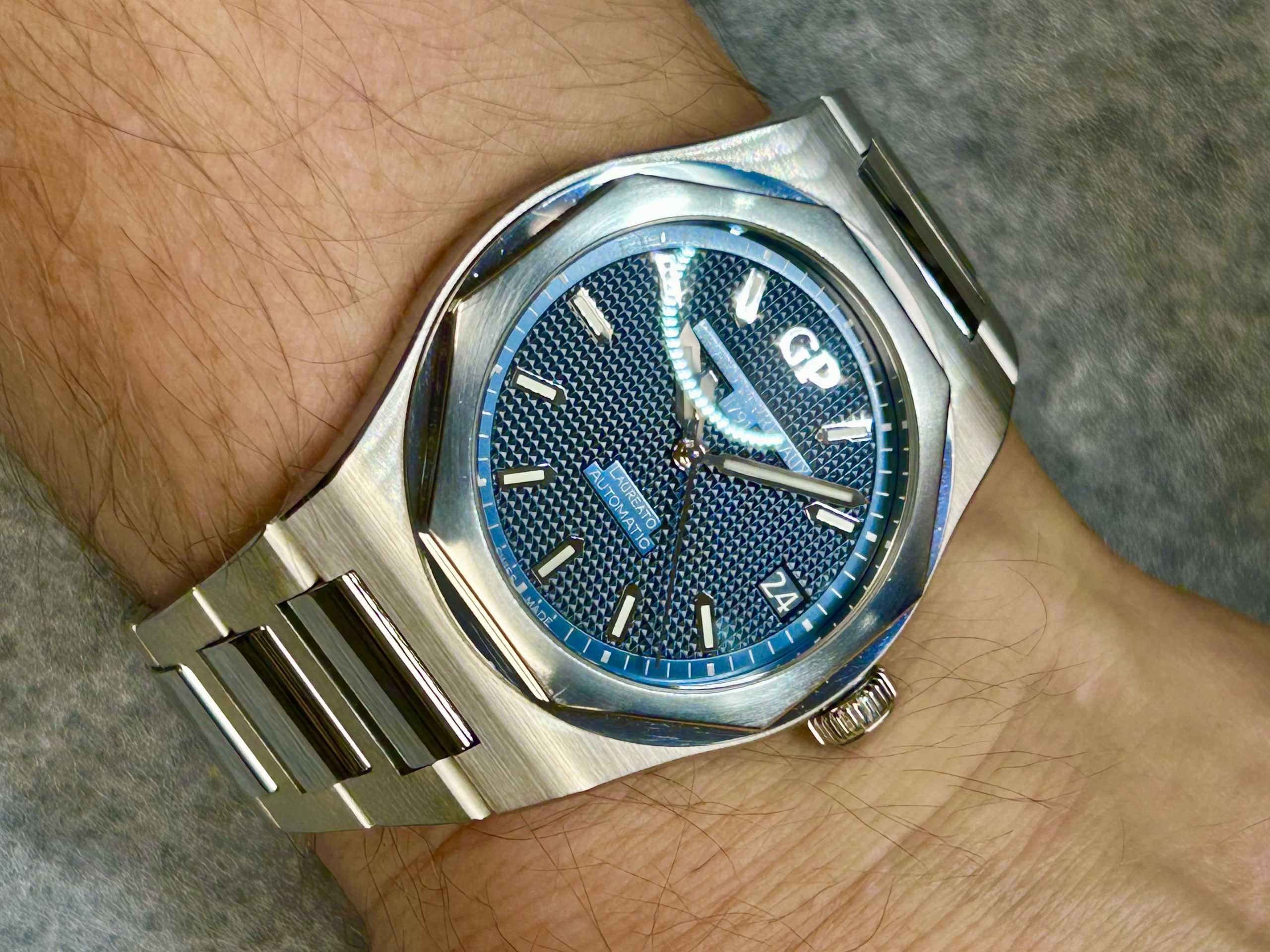 Girard-Perregaux Laureato 42 mm – 2022 - Bilde 18