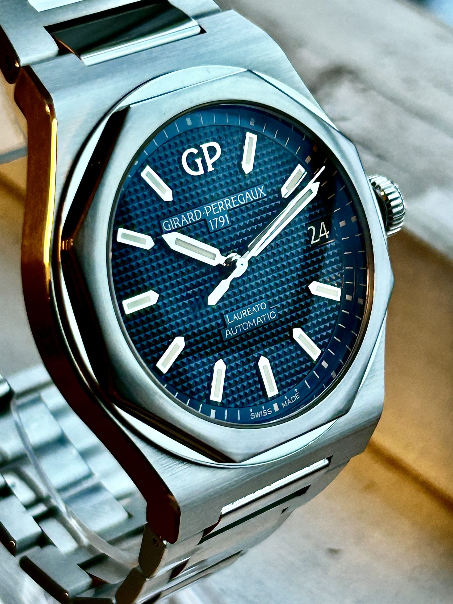 Girard-Perregaux Laureato 42 mm – 2022 - Bilde 7