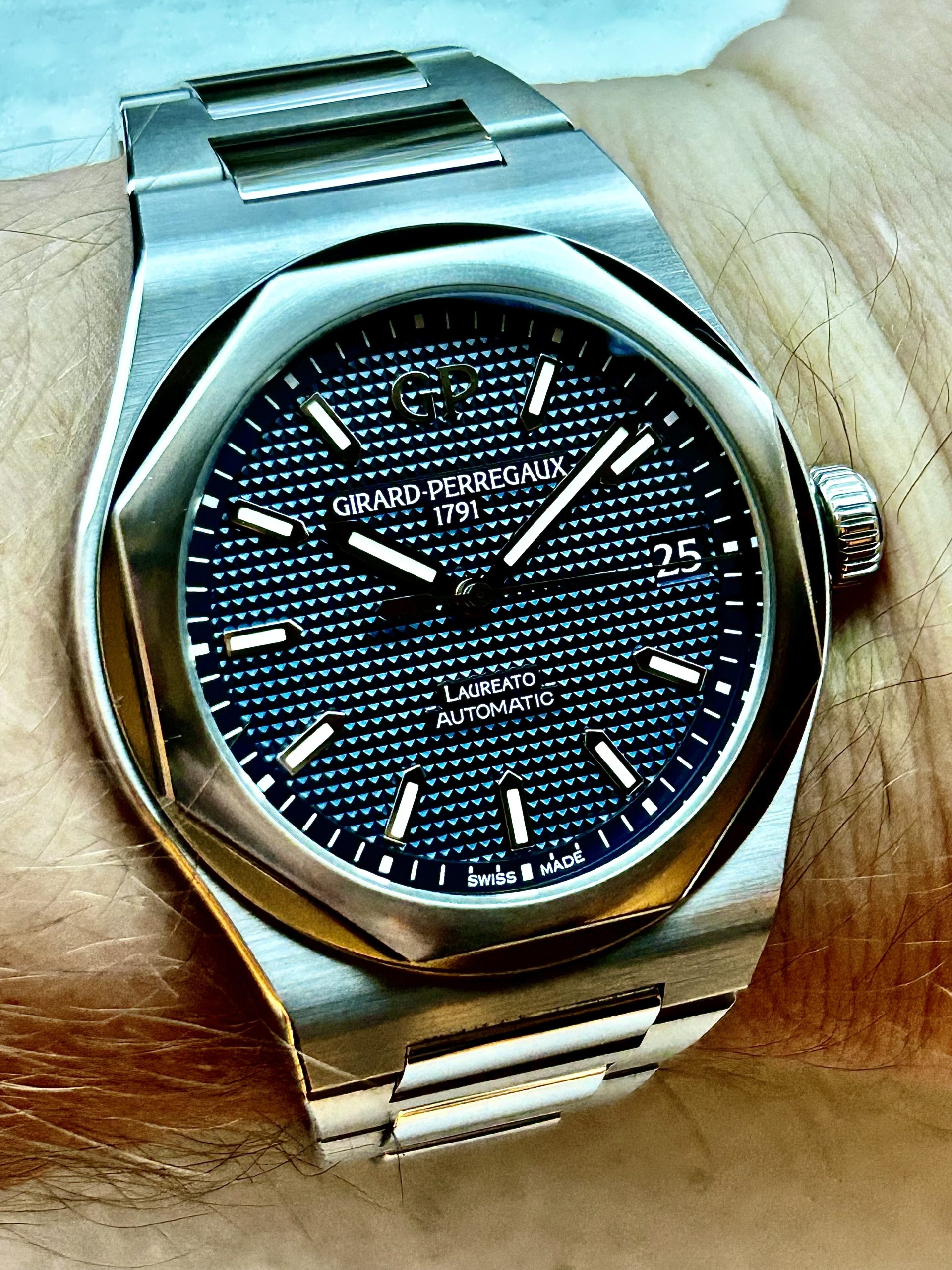 Girard-Perregaux Laureato 42 mm – 2022