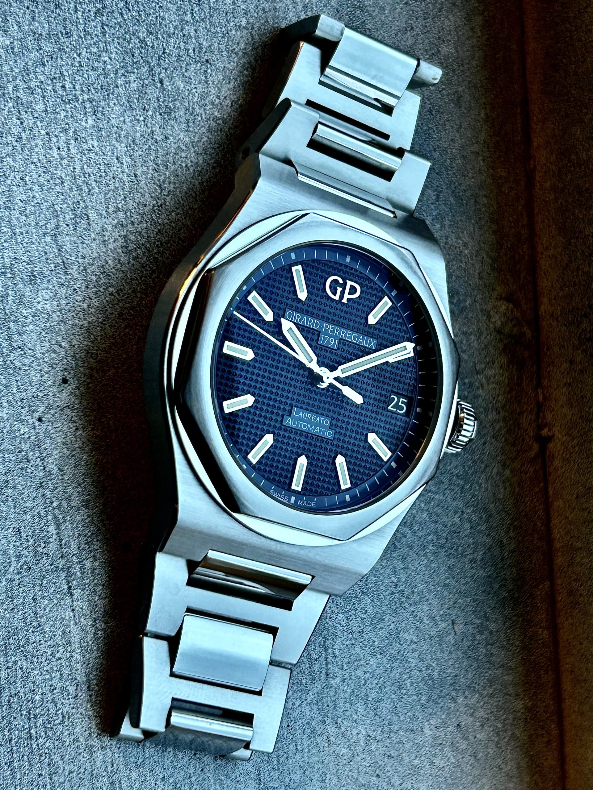 Girard-Perregaux Laureato 42 mm – 2022 - Bilde 4