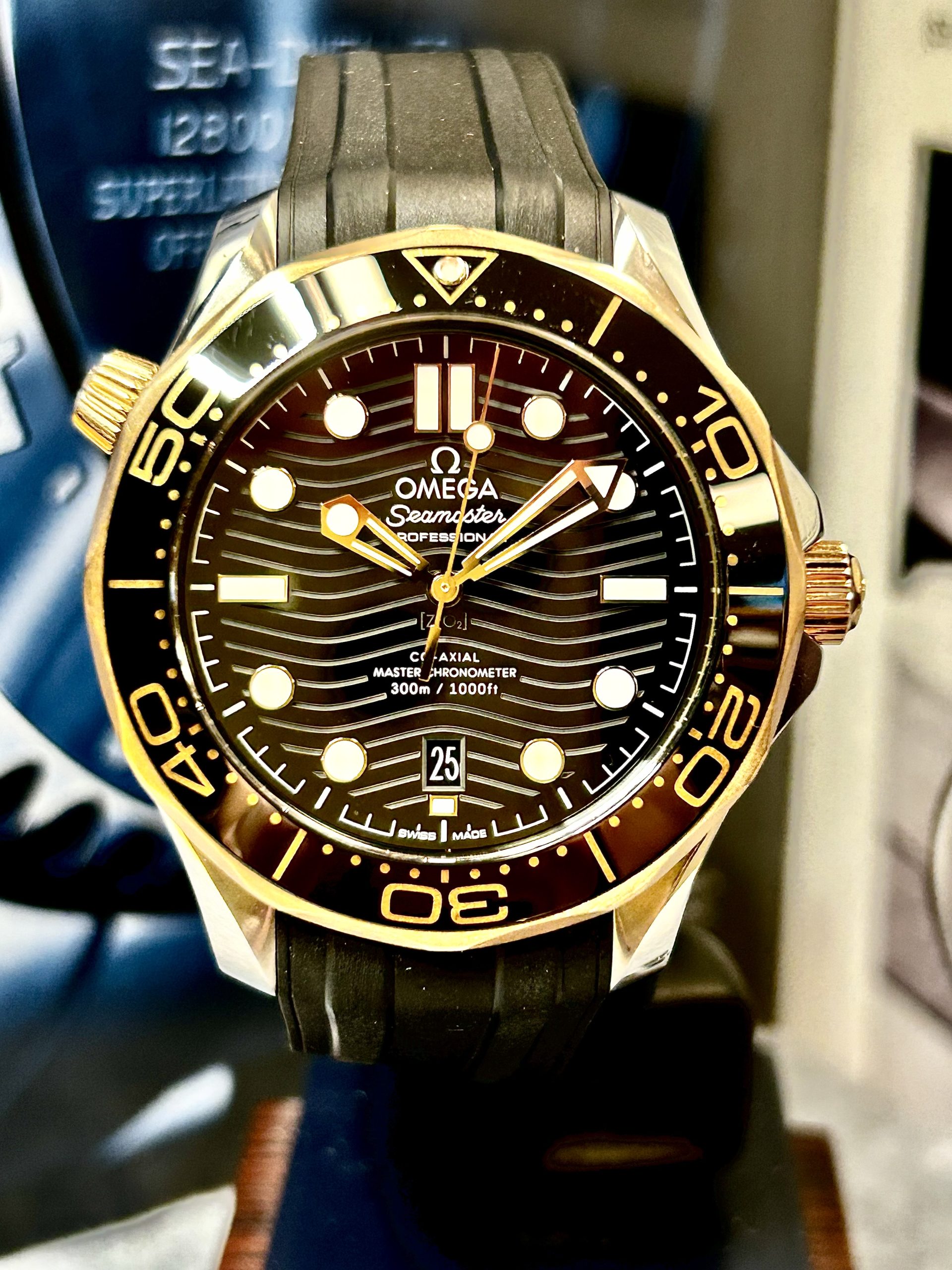 Omega Seamaster Diver 300M Sedna™ Gold & Steel – 2020 - Bilde 3