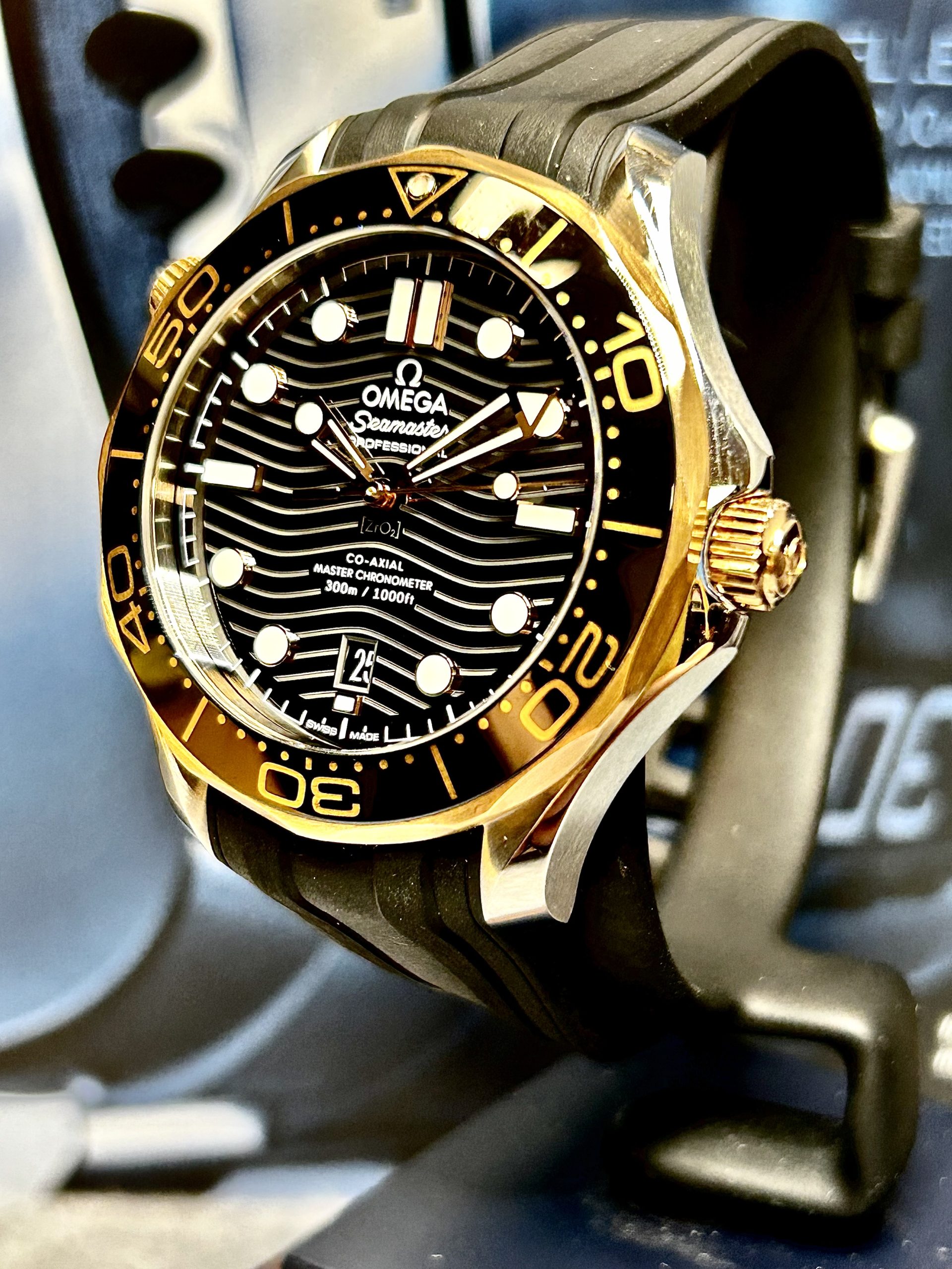 Omega Seamaster Diver 300M Sedna™ Gold & Steel – 2020 - Bilde 5