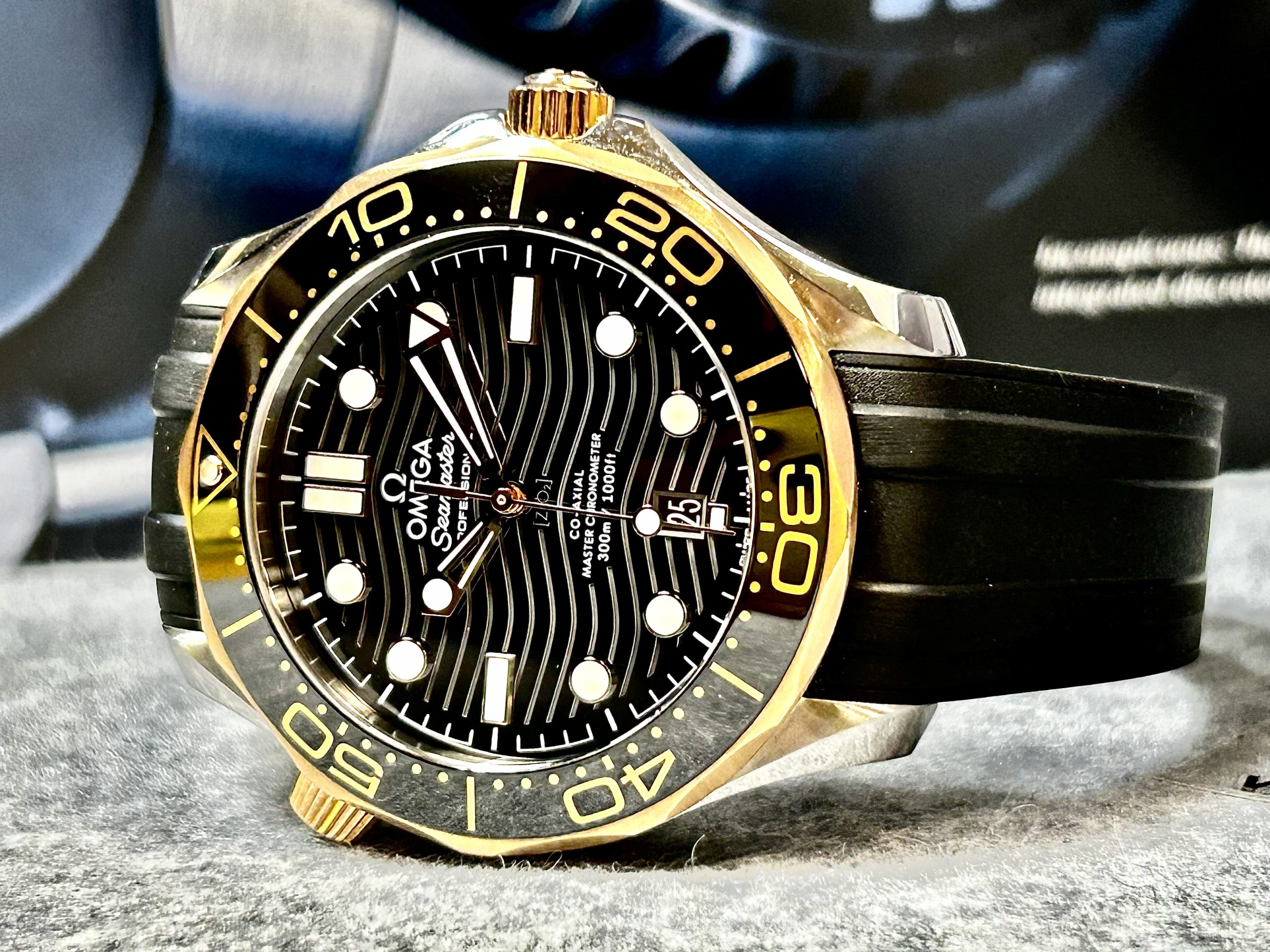 Omega Seamaster Diver 300M Sedna™ Gold & Steel – 2020 - Bilde 6