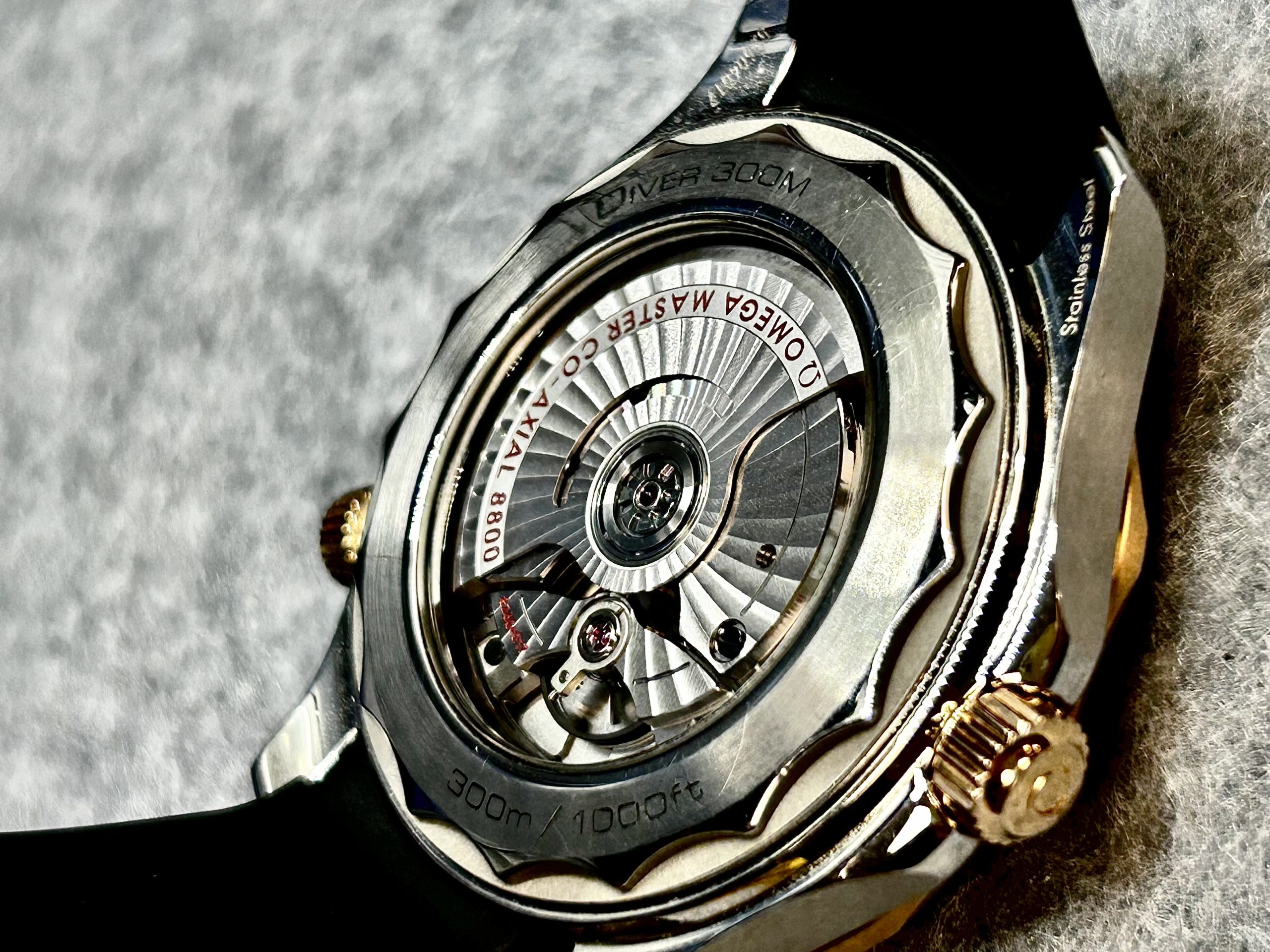 Omega Seamaster Diver 300M Sedna™ Gold & Steel – 2020 - Bilde 7