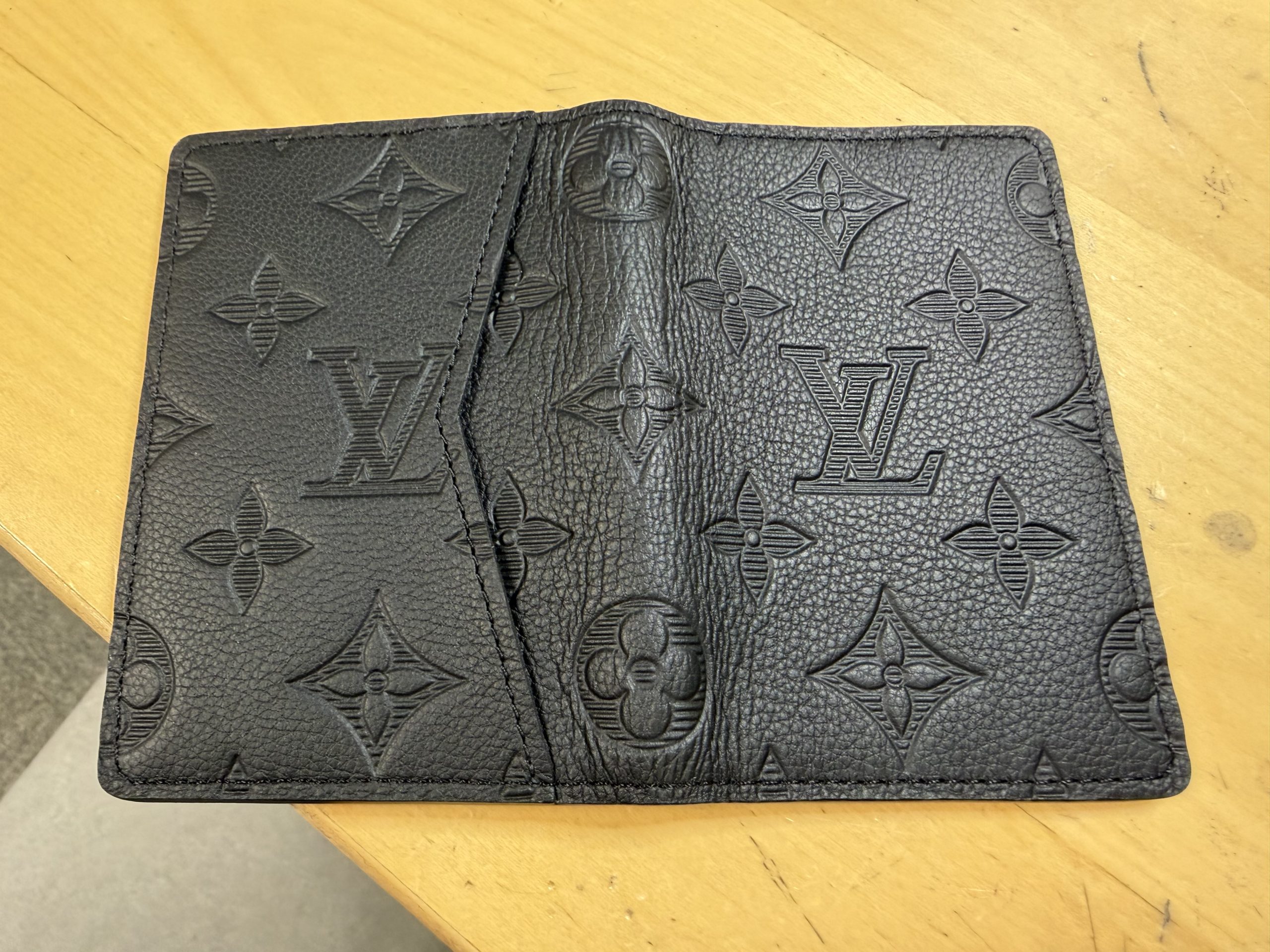 Louis Vuitton Monogram Shadow Card Holder – Ref. M61695 - Bilde 7